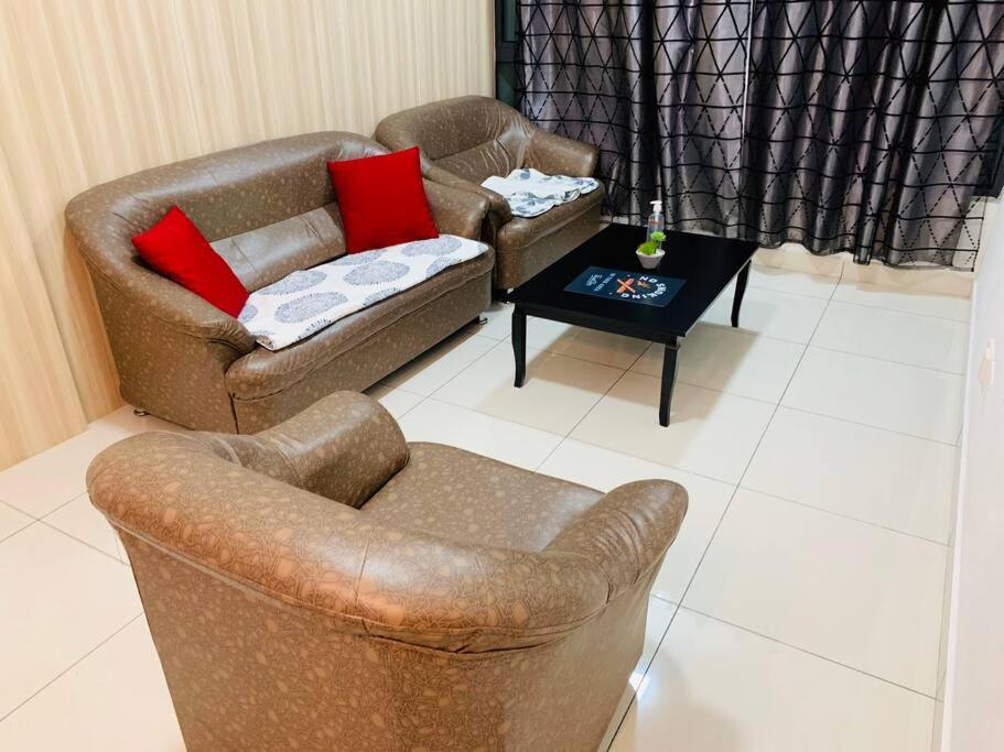 Stay@ Kiara Plaza Kajang/Semenyih Free Wifi/Car Park Luaran gambar