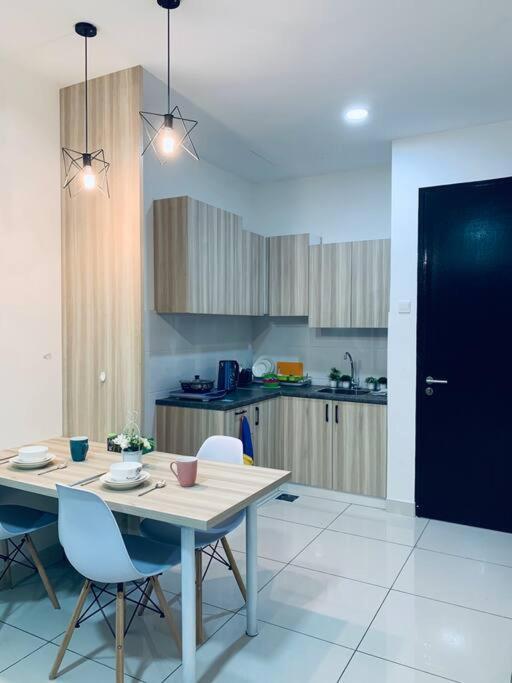 Stay@ Kiara Plaza Kajang/Semenyih Free Wifi/Car Park Luaran gambar